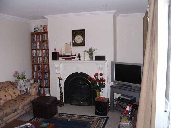 YOUR OWN TOWNHOUSE Picture 3