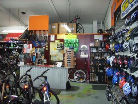 CYCLE SHOP - EXCELLENT LOCATION Picture 1