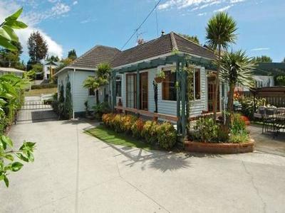 FAMILY GONE - VENDOR DOWNSIZING Picture