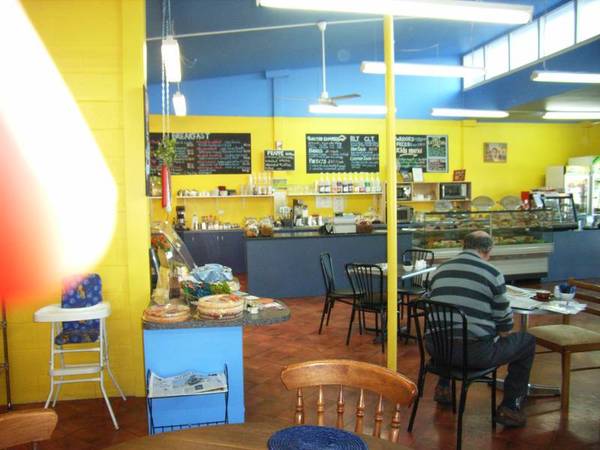 TOP CAFE AND DELI - TE PUKE Picture 2