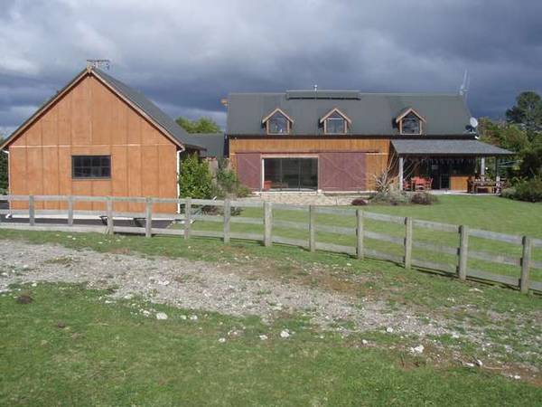 OROPI- RUSTIC CHARMER Picture 1