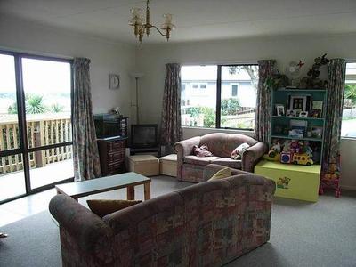 SEA VIEWS UNDER $300,000 Picture