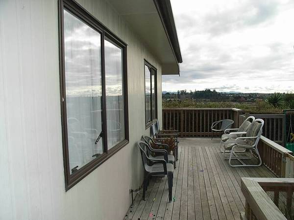 SEA VIEWS UNDER $300,000 Picture 3