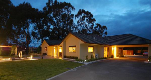 PRIVATE HIDEAWAY! 7000m? PLUS Picture 1