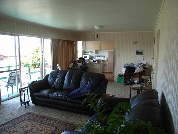 LOCATION WITH WATER VIEWS Picture 3