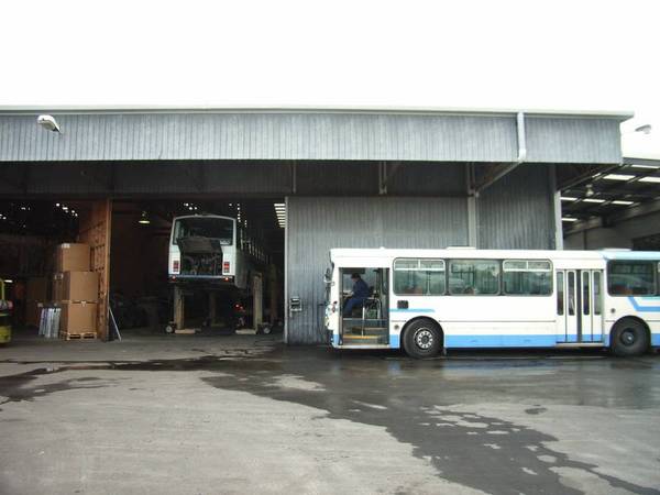 LARGE WAREHOUSE SPACE Picture 3