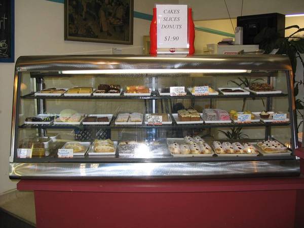 POPULAR BAKERY LUNCH BAR Picture 2