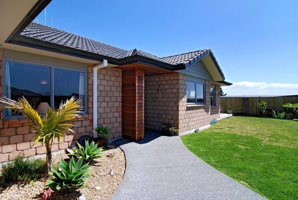 FAMILY SPECTACULAR Picture 1