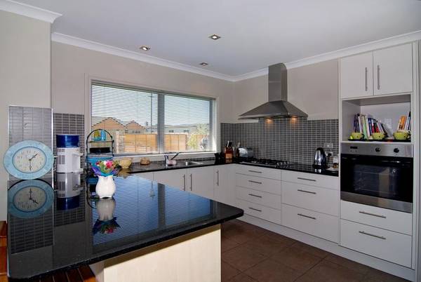 FAMILY SPECTACULAR Picture 2