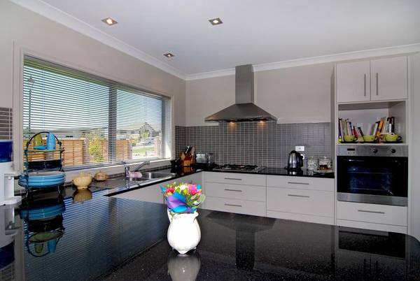 FAMILY SPECTACULAR Picture 3