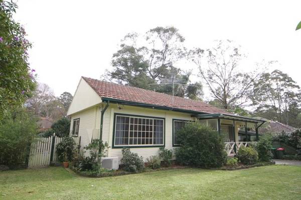 COSY COUNTRY COTTAGE Picture 1