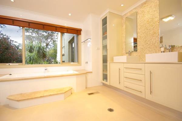 MODERN CONTEMPORARY PRIVACY PLUS Picture 2