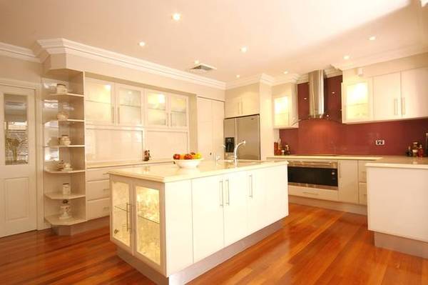 PRESTIGE AND ELEGANCE Picture