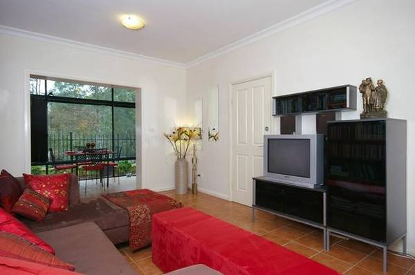 IMMACULATE , MOTIVATED VENDORS! Picture