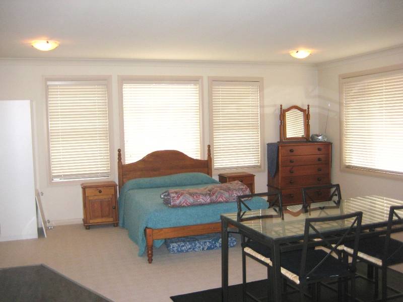 Flat 10 Heritage Park Dr Castle Hill Picture 3