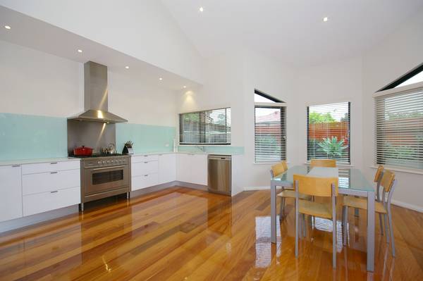 STYLISH, MODERN, ARCHITECT DESIGNED Picture