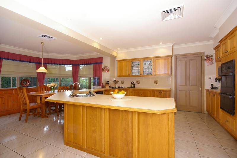 GRAND MEADOWBANK HOME Picture 3