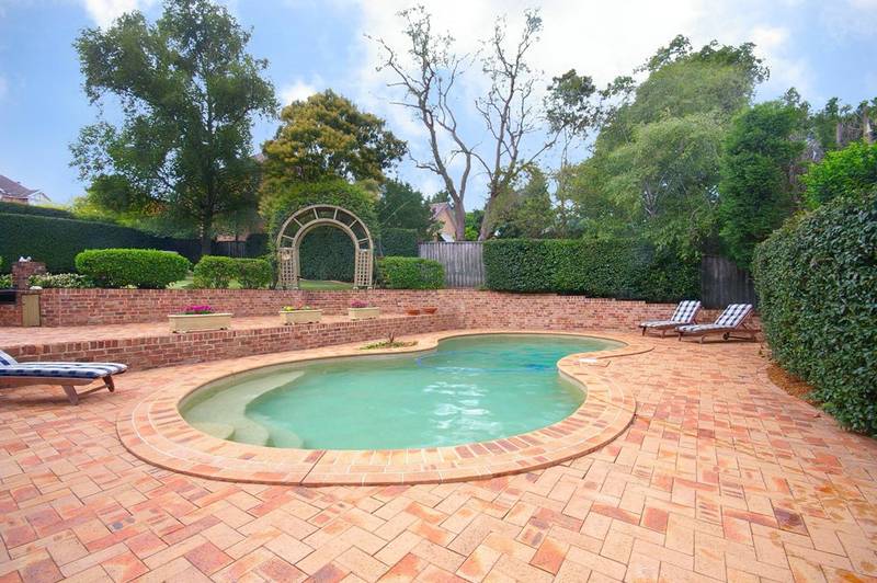 GRAND MEADOWBANK HOME Picture 2