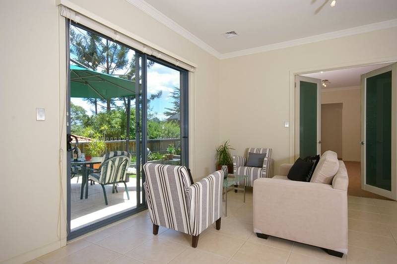 STUNNING HOME - LEAFY LOCATION Picture 3