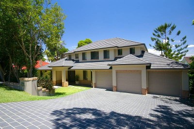 STUNNING HOME - LEAFY LOCATION Picture