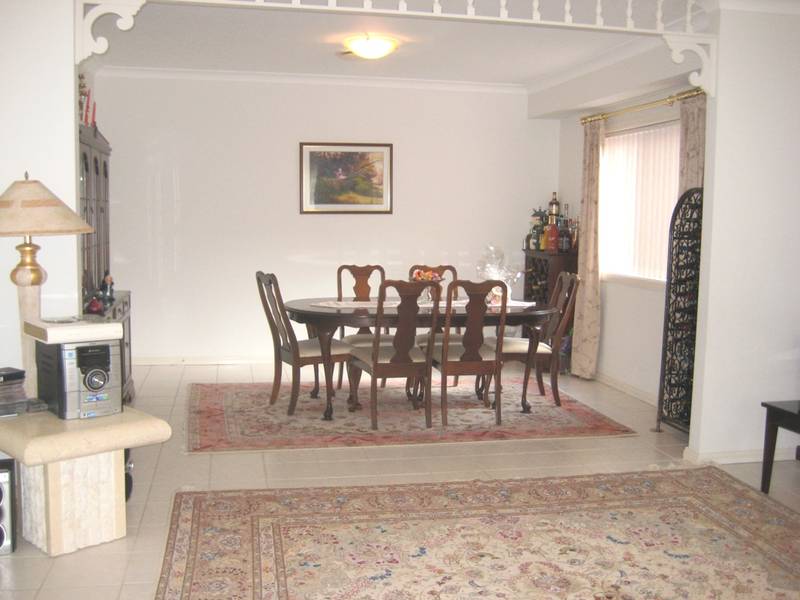 2 Master Bedrooms, 1 on Ground Level Picture 3