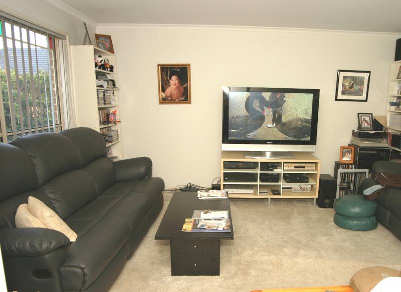 CHARMING TOWNHOUSE Picture 3