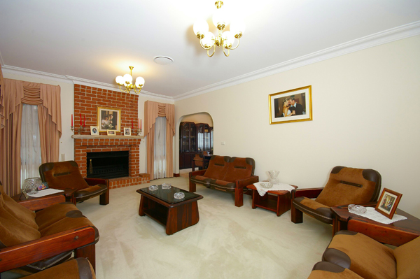 IMPRESSIVE FAMILY HOME Picture 2