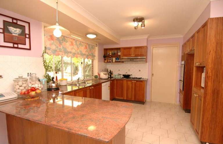 25 Brett Pl, West Pennant Hills Picture 2