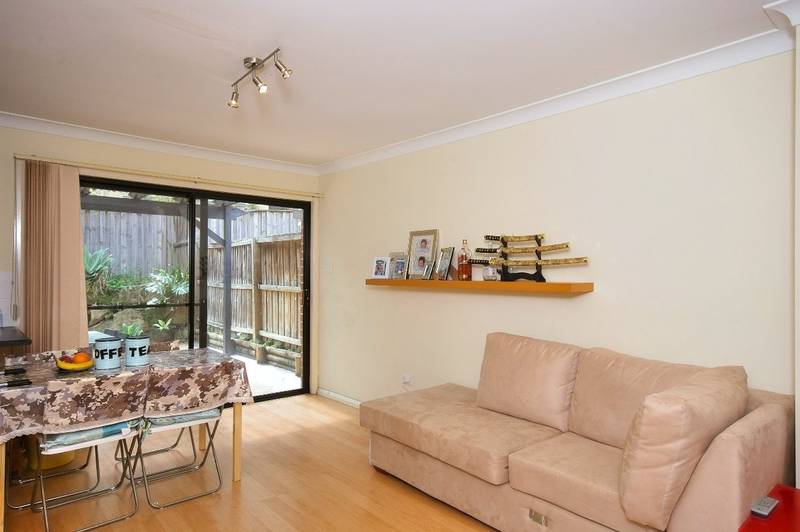 MODERN TOWNHOUSE Picture 3