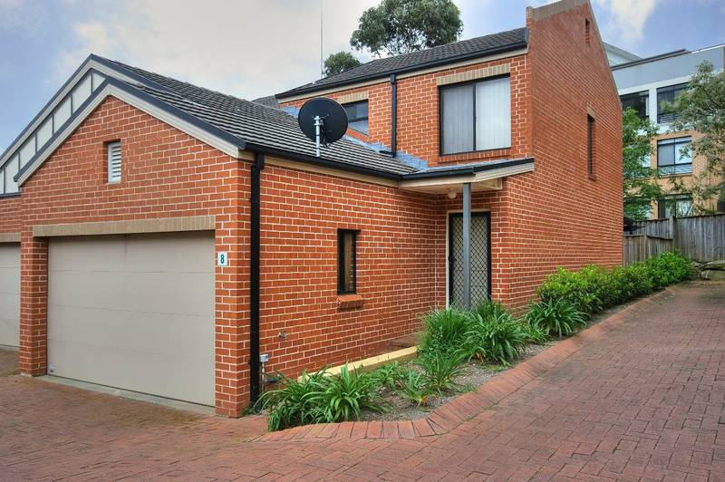 MODERN TOWNHOUSE Picture 1