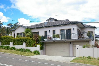 MODERN MEETS CLASSICAL ELEGANCE Picture