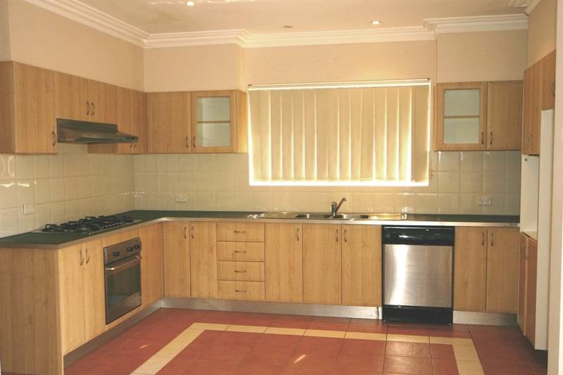 18a Adderton St, Dundas Picture 3