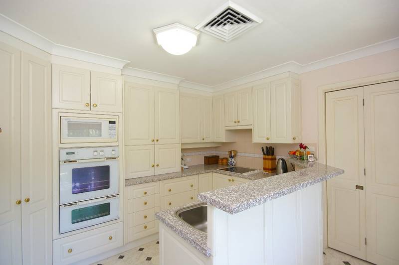 QUIET CUL-DE-SAC LOCATION Picture 3