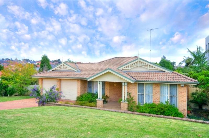 MOVE IN AND ENJOY! Picture 1