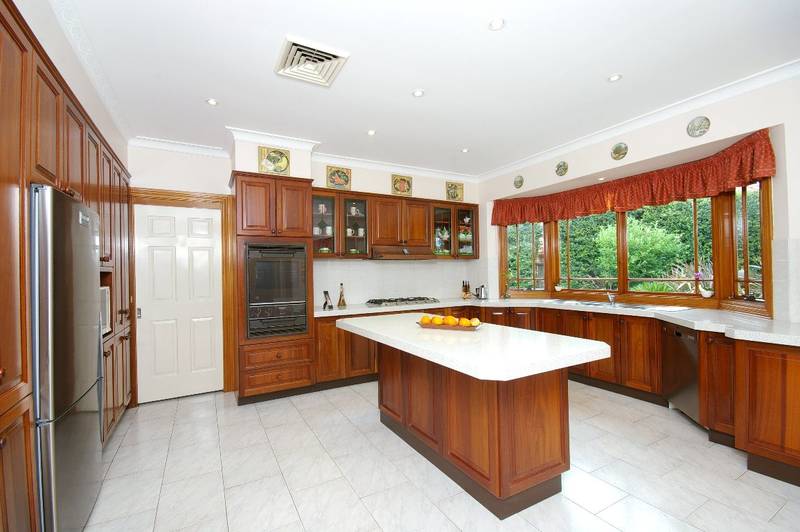 MAGNIFICENT FAMILY HOME Picture 2