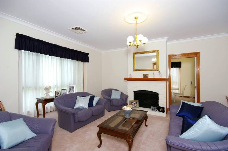 MAGNIFICENT FAMILY HOME Picture 3