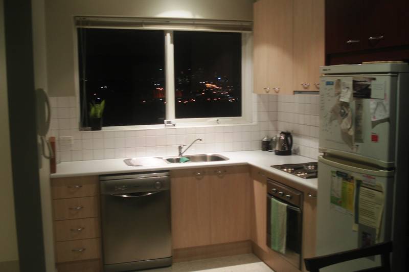 FULLY RENOVATED APARTMENT WITH SPECTACULAR CITY VIEWS Picture 2