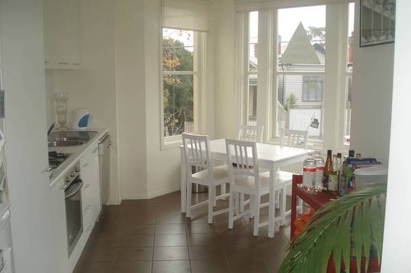 LIVE THE HIGH LIFE ! Picture 1