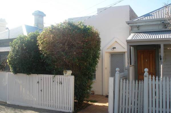 WALK TO KENSINGTON STATION & VILLAGE. Picture 1