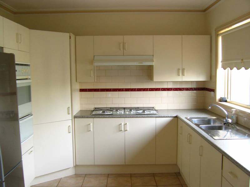 IMMACULATELY PRESENTED SPACIOUS UNIT Picture 2