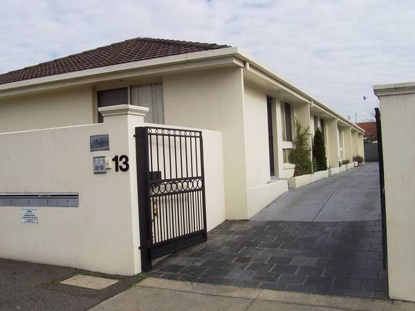 Well presented villa unit. Picture 1