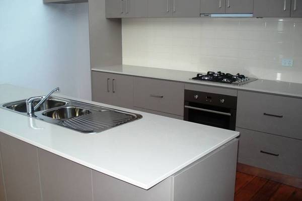 BRAND NEW EXECUTIVE
STYLE WAREHOUSE/APARTMENT Picture 3