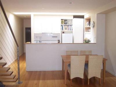 SPECTACULAR DOUBLE STOREY VICTORIAN SINGLE FRONTED HOME. Picture