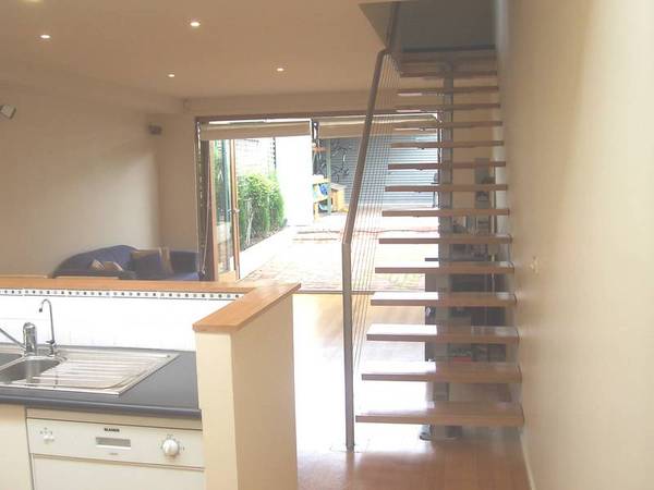 SPECTACULAR DOUBLE STOREY VICTORIAN SINGLE FRONTED HOME. Picture 2