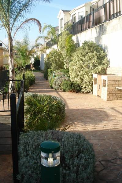 WELL PRESENTED THREE BEDROOM TOWNHOUSE Picture