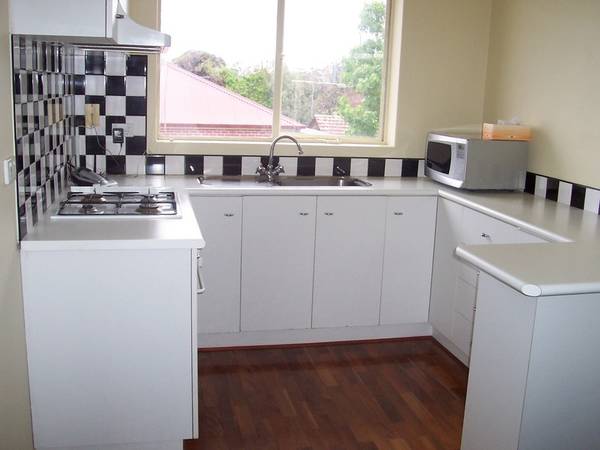 LARGE AND DELIGHTFUL 1ST FLOOR APARTMENT. Picture LARGE AND DELIGHTFUL 1ST FLOOR APARTMENT. Picture