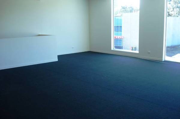 COMMERCIAL PREMISES TO SUIT DISTRIBUTOR/WAREHOUSE BUSINESS Picture