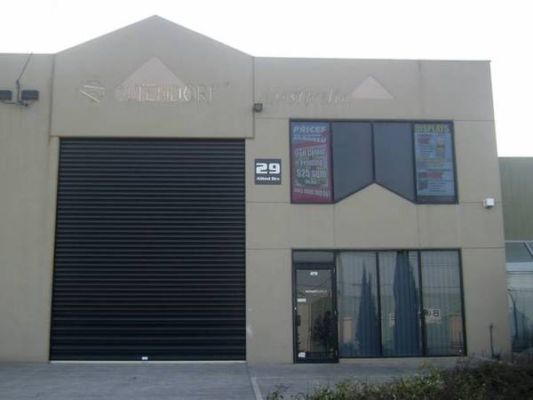 LOOK NO FURTHER ! Picture 1