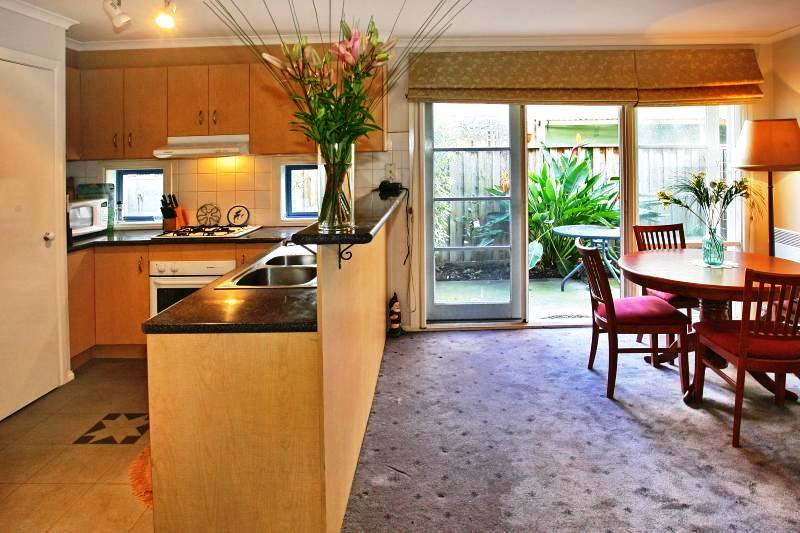 WELL PRESENTED DOUBLE STOREY TOWNHOUSE Picture 3