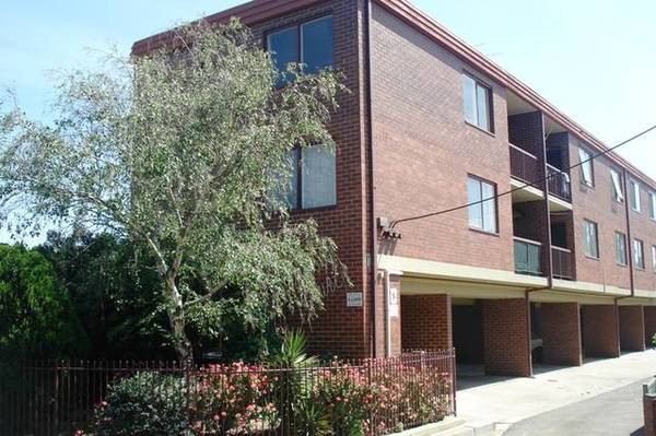 1st FLR APARTMENT IN CONVENIENT LOCATION Picture 1